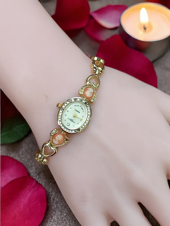 Vintage Accessories - Vintage LA Express Cameo Watch